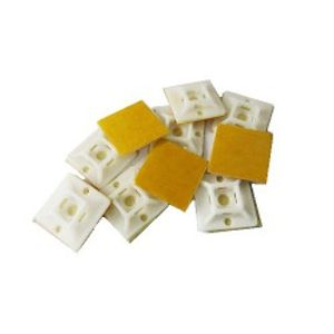 پایه بست کمربندی چسپ دار ابعاد 20*20 میلیمتر(کوشا)