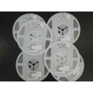خازن 100nF پکیج 0805 SMD رول 4000 عددی