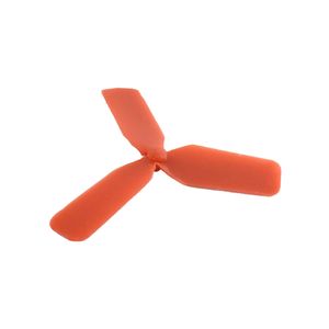 ملخ پروازی سه پر کوچک