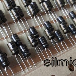 خازن 3.3 میکرو فاراد 50 ولت الکترولیت ELNA سری R2W مینیاتوری black gold