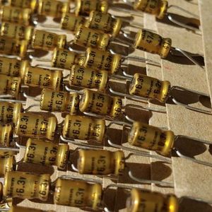 خازن های فای 47 میکرو فاراد 6.3 ولت نیچیکون گرید استاندارد صوتی سری SW