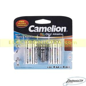 باتری Camelion Digi Alkaline بسته 8 عددی به همراه يک چراغ قوه