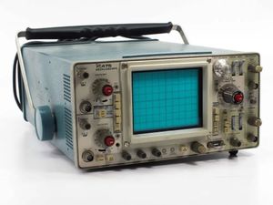 اسیلوسکوپ Tektronix 475