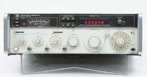 سیگنال ژنراتور RF مدل HP 8640B
