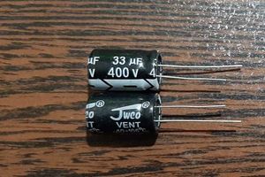 CAP 400V 33uF – خازن الکترولیت، 400 ولت، 33 میکروفاراد