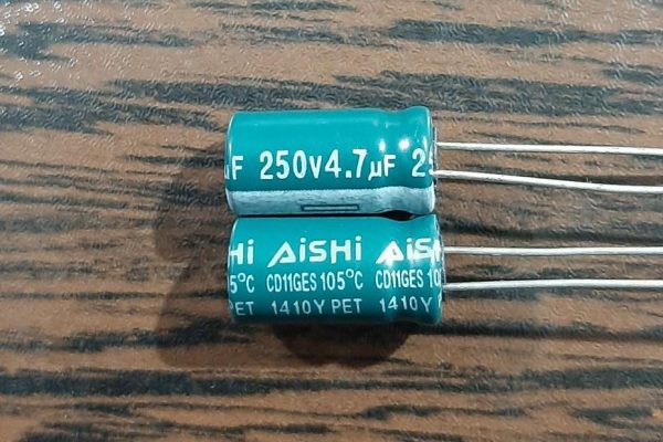 AiSHi 250V 4.7uF – خازن الکترولیت، 250 ولت، 4.7 میکروفاراد