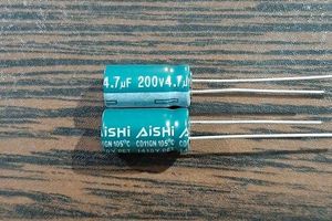 AiSHi 200V 4.7uF – خازن الکترولیت، 200 ولت، 4.7 میکروفاراد