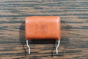 POLYESTER 2000V 12nF – خازن پلی استر، 2000 ولت، 12 نانوفاراد