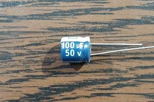 CAP 50V 100uF – خازن الکترولیت، 50 ولت، 100 میکروفاراد