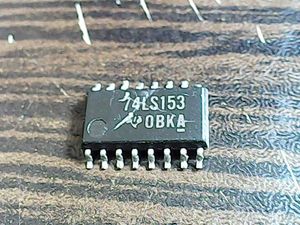 74LS153