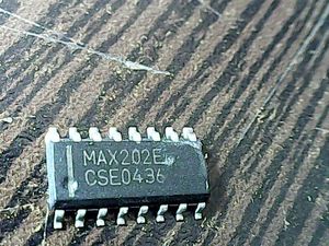 max202e