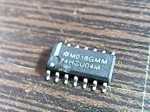 74hcu04m