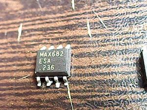 max682