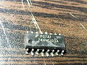 74vhc123a