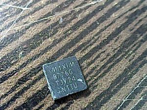 8776g