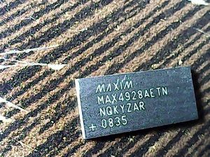 max4928aetn