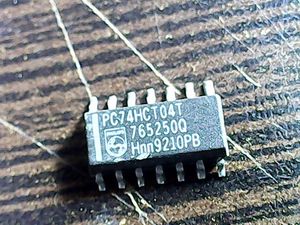 pc74hct04t