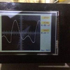 سورسکد و شماتیک اسیلوسکوپ دیجیتال با میکروکنترلر آرم lpc1768 و کامپایلر KEIL به زبان برنامه نویسی C / فرکانس 100 KHZ + تک کاناله TIME/DIV و VOLT/DIV اتوماتیک + پروژه دانشجویی برق و الکترونیک