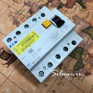 کلید محافظ جان 125 آمپر 4 پل ساخت EATON چک سری FBHMV-125/4/1-S/A