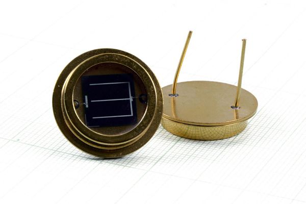 سنسور فوتو دیود  ZYCU100C/PIN PHOTO DIODE / TAIWAN