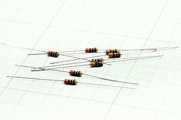 مقاومت RESISTOR 560OHM 1/4W