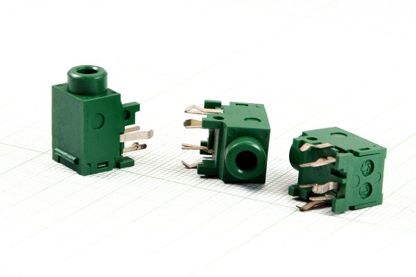 کانکتور CONNECTOR AUDIO 3.5MM FEMALE JACK 7PIN GREEN / TAIWAN