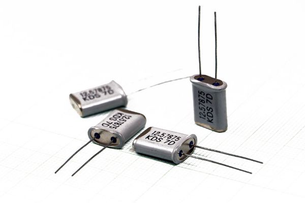 کریستال 12.57875MHZ NORMAL SIZE  / KDS JAPAN