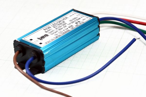 درایور آی پی دار DRIVER RGB12W ( DC6 -15V 3X300MA )