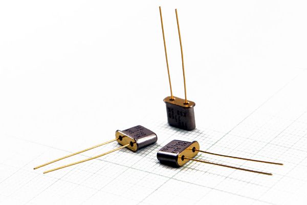 کریستال 154.775MHZ MEDIUM SIZE  / KSS JAPAN