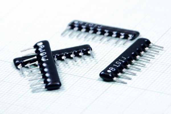 مقاومت RESISTOR ARRAY 100OHM 9PIN  / TAIWAN