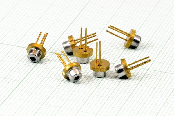 سنسور دیود فرستنده لیزر  EL65-18-8 LASER DIODE / EVERLIGHT TAIWAN