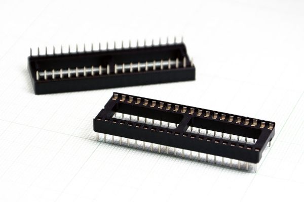 سوکت آی سی SKT IC 42PIN   /  TAIWAN