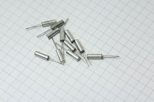 کریستال ساعت S7Y3  CYLINDRICAL PACKEGE / VERIDATA TAIWAN