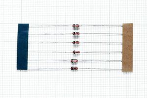 دیود زینر 27V 0.5W T72 TAPE  / VISHAY TAIWAN