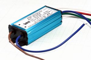 درایور آی پی دار DRIVER RGB12W ( DC6 -15V 3X300MA )