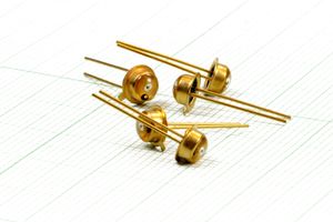 سنسور نوری ژاپنی  LN122 RED EMITTING DIODE  / KODENSHI JAPAN