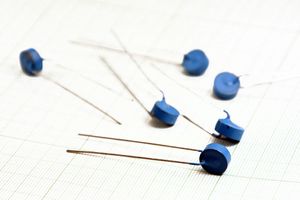 پی تی سیC 2322 662 91001 50OHM / BC COMPONENTS BELGIUM