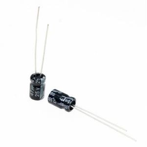 خازن الکترولیتی ایستاده 47µF ولتاژ 25V سایز 13x8mm