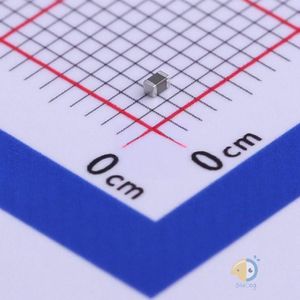 AMK105CBJ106MV-F