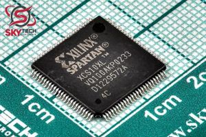XCS10XL-VQG100AKP1313