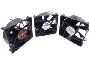 فن 12V ساده سایز 8×8 ضخامت 2.5cm دست دوم