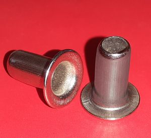 پرچ‌ توخالی آلومینیومی M5 ابعاد 5 در 9 میلیمتر (بسته 1000 عددی)