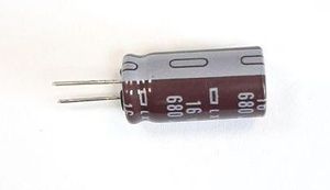 CAP-680UF-16V-DIP-20mm