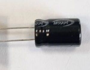 CAP-220UF-25V-DIP