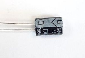CAP-680UF-16V-DIP-13mm