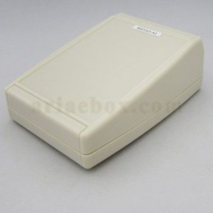 باکس پلاستیکی تجهیزات الکترونیکی شیبدار رومیزی ABD165-A1 با ابعاد 54×105×152 میلی متر