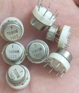 lm709hm فلزی پایه طلایی
