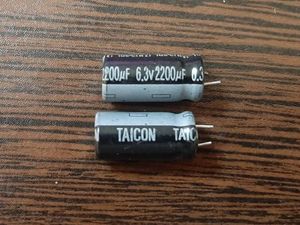 TAICON 6.3V 2200uF – خازن الکترولیت، 6.3 ولت، 2200 میکروفاراد