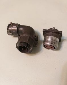 کانکتور نظامی روسی 90 درجه 30*30 4PIN