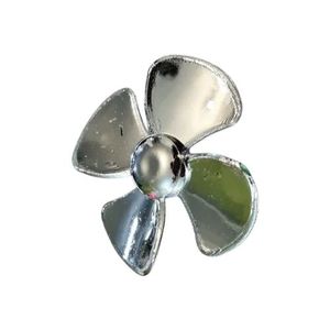 ملخ 4 پر نقره ای سایز 4 سانتیمتر